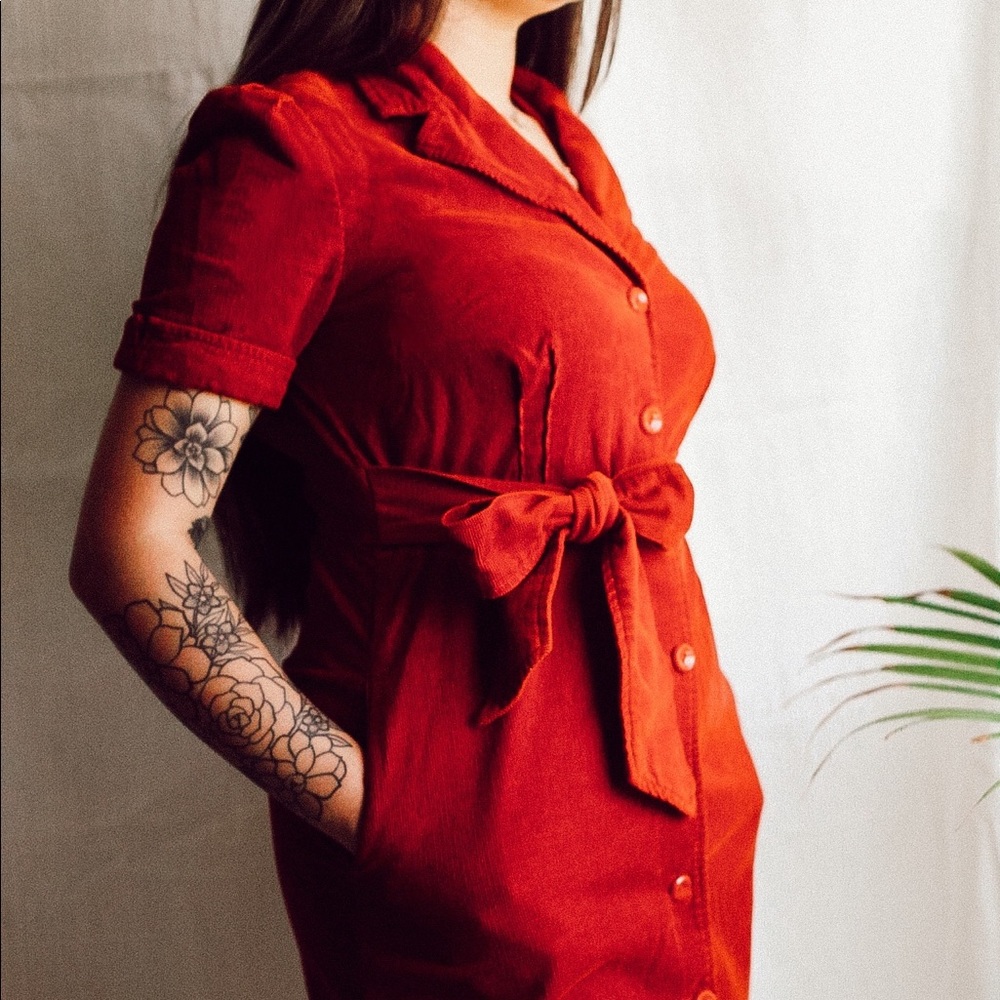 Vintage Viola midi corduroy tie dress